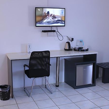 Living Quarters Bnb Bobonong Esterno foto