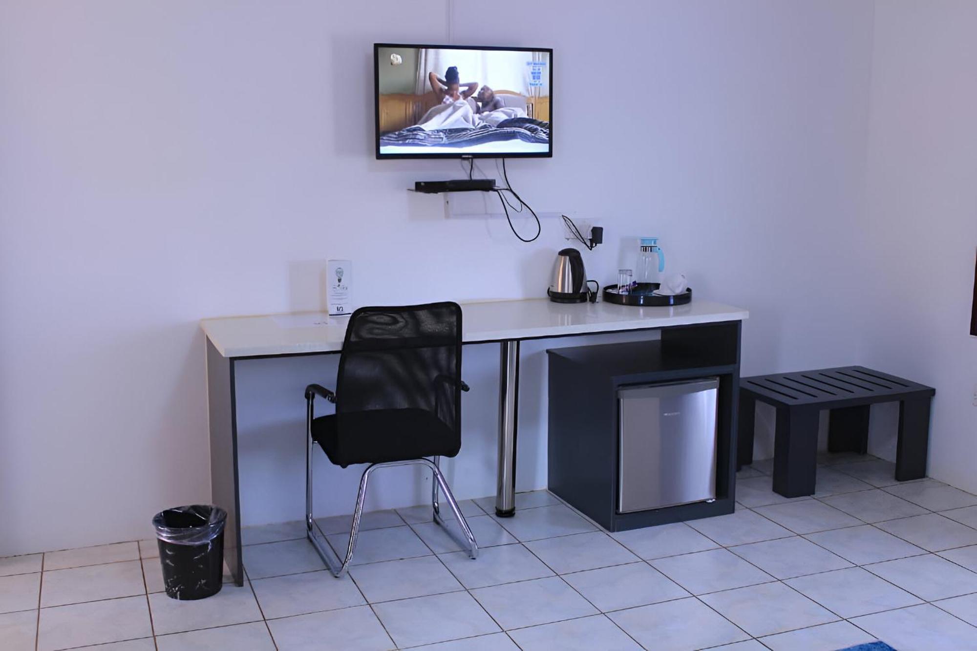 Living Quarters Bnb Bobonong Esterno foto